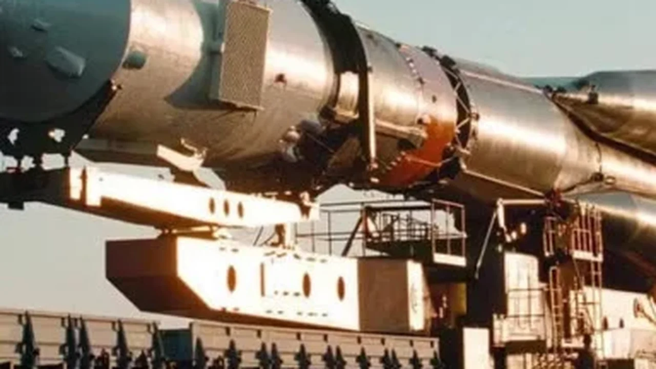 Tensões geopolíticas atuais reavivam apelo de armas nucleares, alerta diretor-geral da AIEA