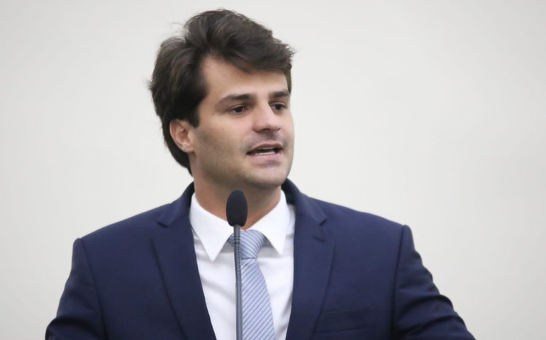 Breno Albuquerque fará homenagem a dona Maria do Cartório com projeto de ação social