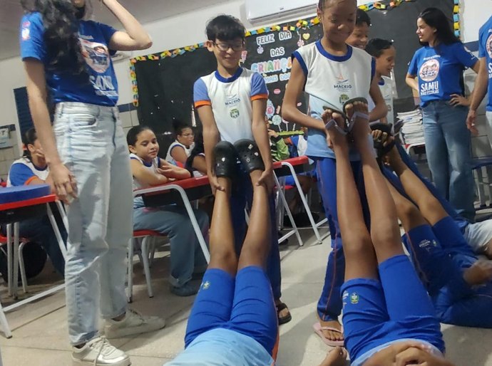 Samu nas Escolas leva noções de primeiros socorros a alunos do Vergel do Lago