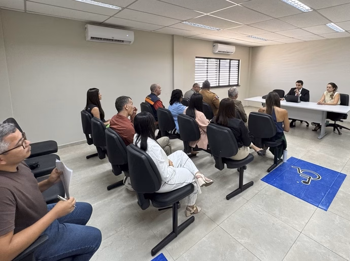 Prefeitura de Penedo participa de reunião no Ministério Público e assina TAC que regulamenta o Carnaval 2026