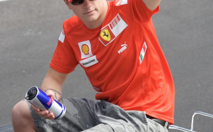 Aos 41 anos, Kimi Raikkonen, campeão de F-1 em 2007, anuncia a aposentadoria