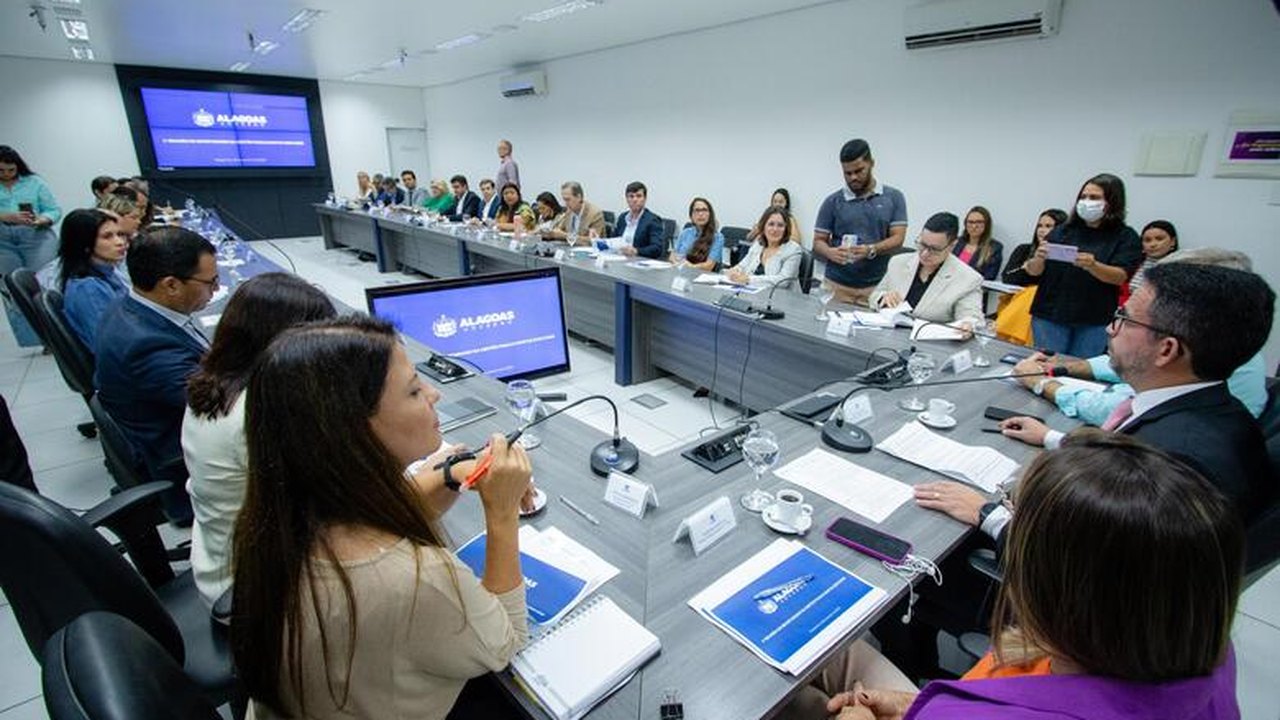 Governador realiza primeira reunião com secretariado para estabelecer diretrizes da nova gestão