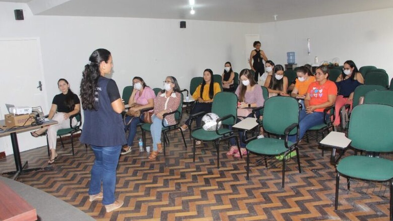 Enfermeiras da Secretaria de Saúde de Penedo participam de capacitação sobre arboviroses
