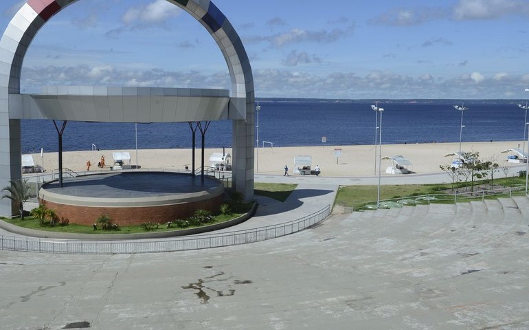 AM: praia de Ponta Negra continuará interditada no fim do ano