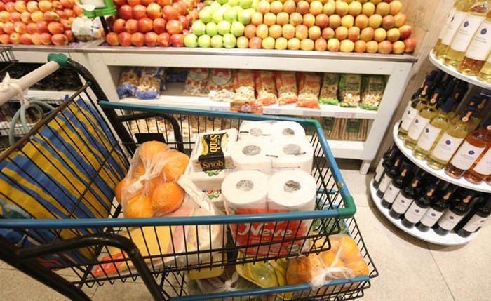 grupo das carnes e proteínas, os preços passaram por ajustes graduais, sem grandes oscilações