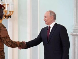 Burkina Faso negocia com a Rússia construção de usina nuclear até 2030