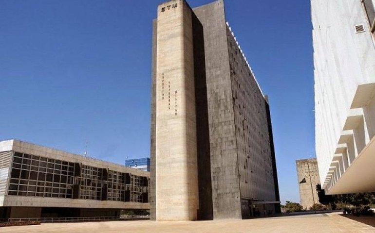 STM condena recruta à prisão por ter ejaculado em soldado que dormia sem lençol