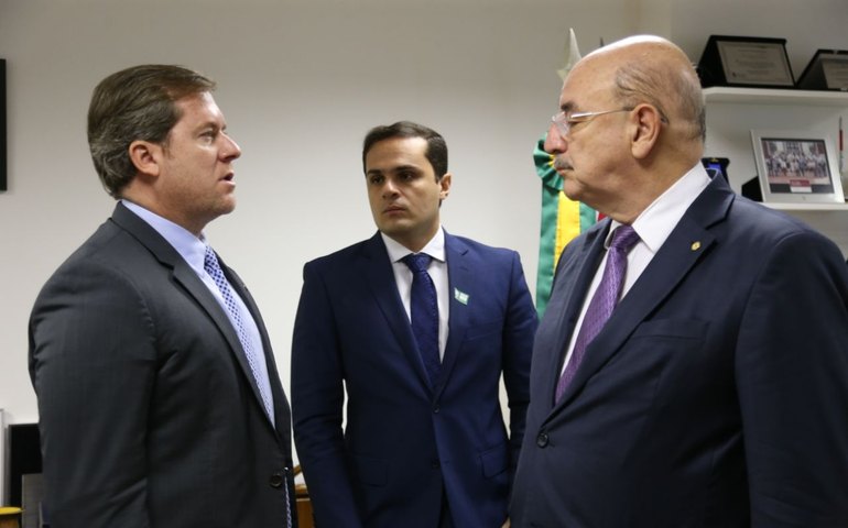 Marx Beltrão garante R$ 15 milhões para levar água encanada a 28 comunidades do Sertão