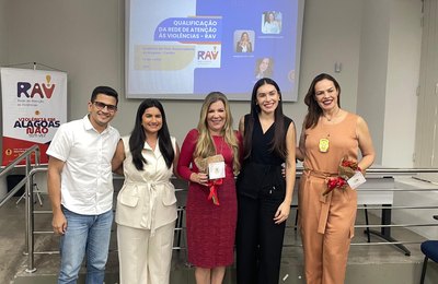 Delegadas da Polícia Civil reforçam importância do acolhimento humanizado em evento da RAV