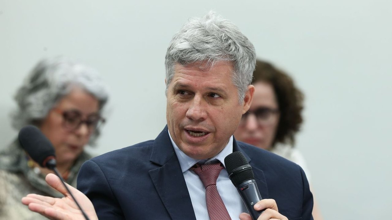 Ministro diz que governo quer paz no campo e retomará reforma agrária