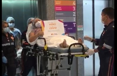Paciente se recupera da Covid-19 após quase três meses internada no Hospital da Mulher