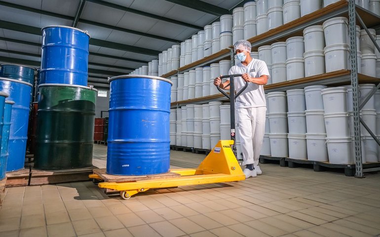 Produção industrial recua 0,2% em outubro, mas cresce 5,8% no ano