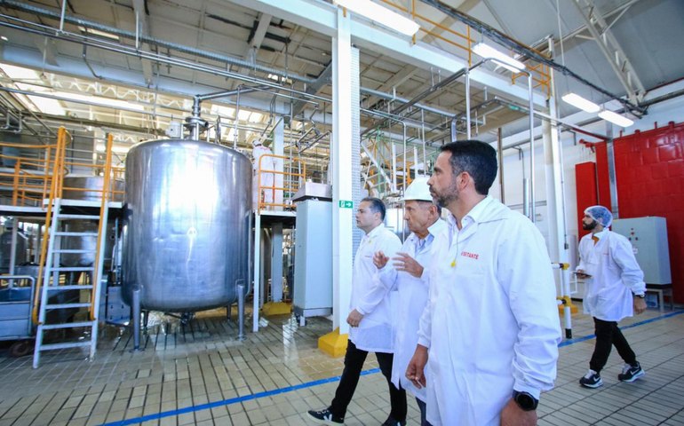 Paulo Dantas visita Sococo e ressalta importância da empresa para a economia alagoana