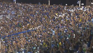 Torcida comparece em peso para fortalecer o Confiança