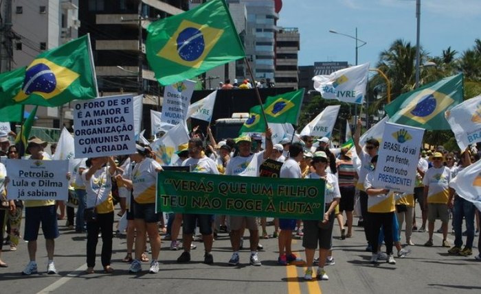 Movimento Brasil Livre em Alagoas organiza ato pelo impeachment de Dilma Roussef