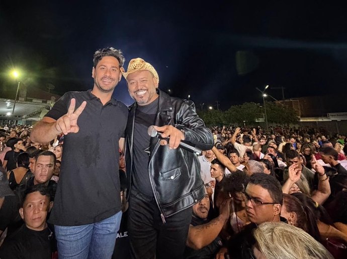 Santana do Mundaú: Procissão e shows artísticos marcam encerramento da festa de Santa Ana