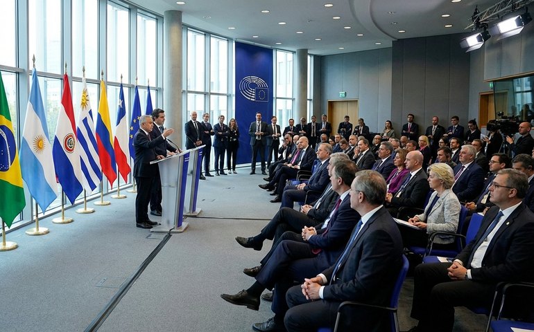 UE espera assinar acordo comercial de 'máxima importância' com Mercosul até o final do ano