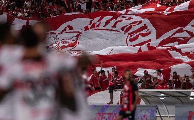 Série B: mesmo após sofrer 6 a 0, Vitória tem quase 75% de chances de subir; veja lista
