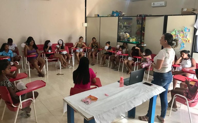 Outubro Rosa: Autocuidado é tema de palestras com mulheres assistidas pelo Cramsv