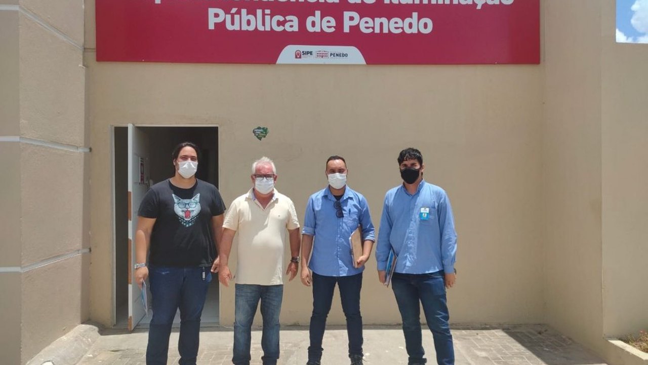 Superintendente de Iluminação Pública de Penedo se reúne com consórcio para eficiência energética