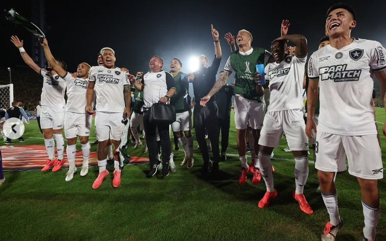 Botafogo avança e faz final da Libertadores com o Atlético-MG