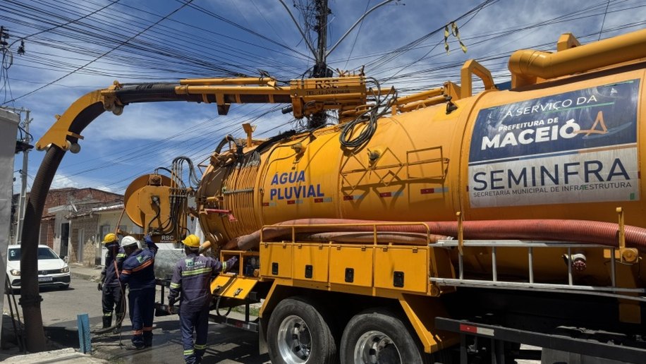 Serviços de drenagem se destacam durante período chuvoso em Maceió