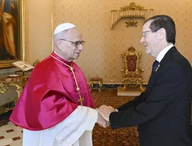 Papa recebe ligação de presidente de Israel e condena antissemitismo