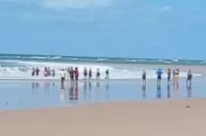 Homem morre após entrar no mar para salvar o filho em praia de Coruripe