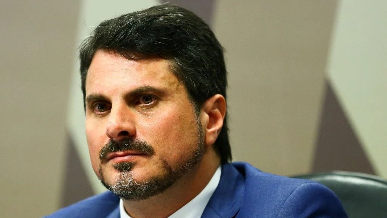 Telefone do rival no grupo de Telegram: o método Do Val