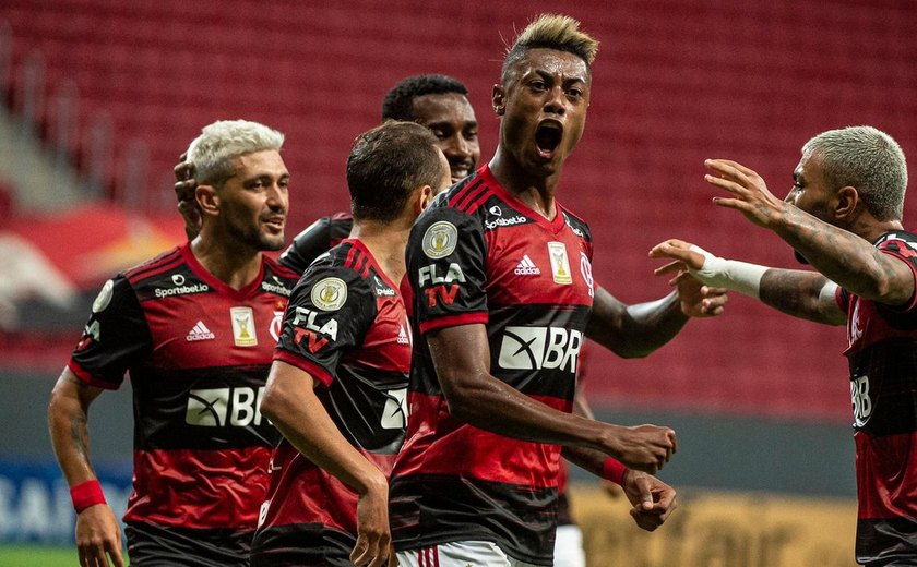 Flamengo derrota o Palmeiras e entra com força na briga pelo título do Brasileiro