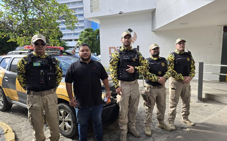 Agentes do DMTT escoltam criança que passou mal a hospital na Gruta de Lourdes