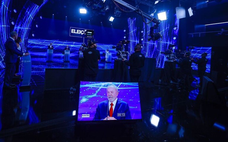 Lula fará pacto contra o atraso educacional