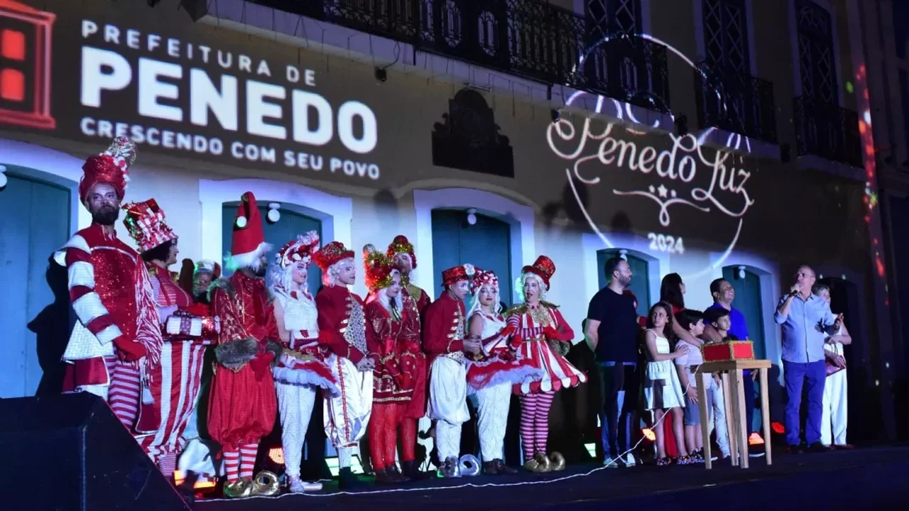 Prefeito Ronaldo Lopes abre programação do Penedo Luz 2024