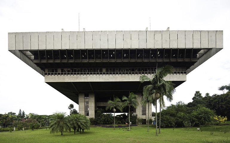 TCM faz novas exigências para liberar concessão do Pacaembu