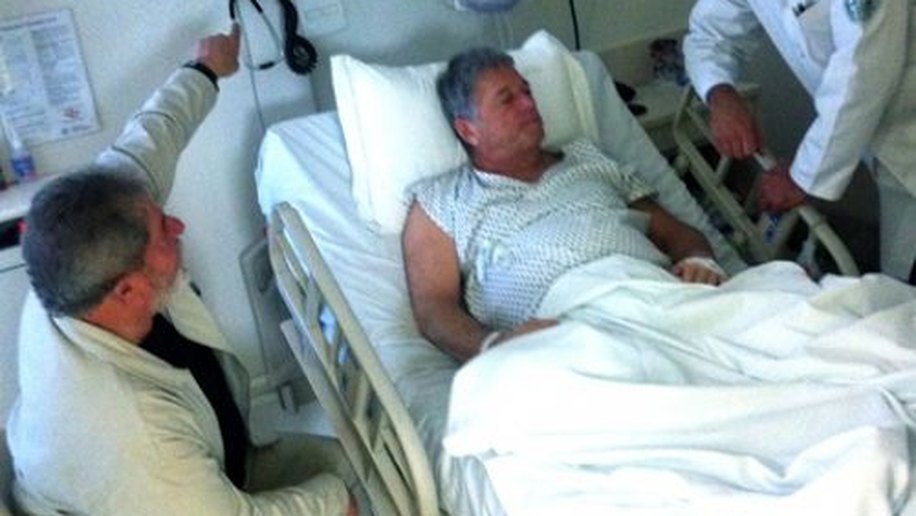 Teotonio Vilela Filho recebe visita do ex-presidente Lula no Hospital