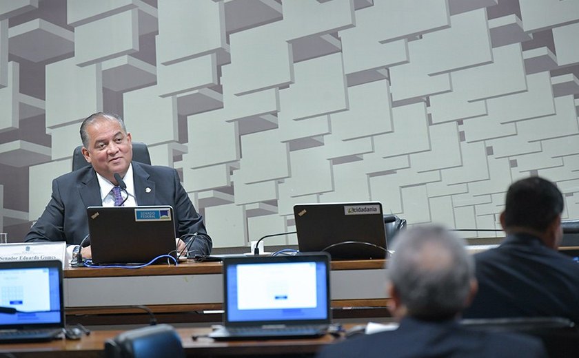 CCDD: Senado deve promulgar 12 pedidos de rádios comunitárias e TVs