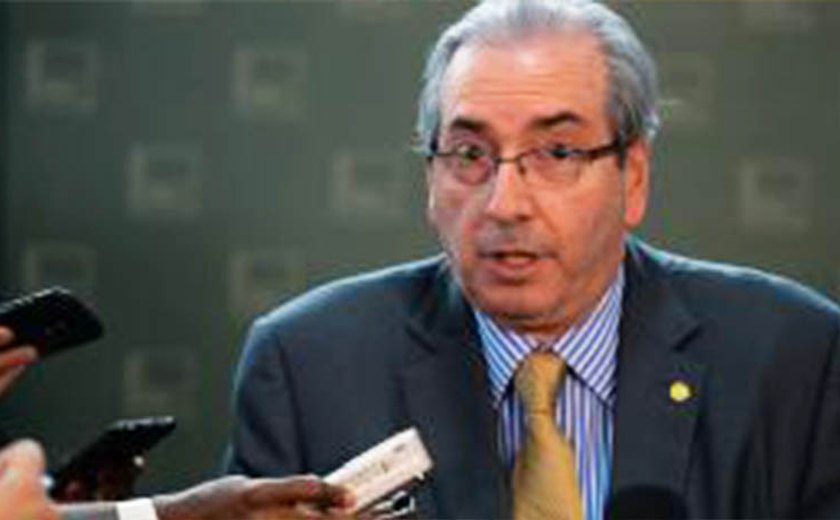 Falta de provas e documentos levou Cunha a arquivar pedidos de impeachment