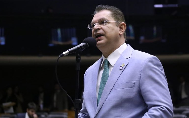 Sóstenes critica possível indicação de Messias para o STF: 'Esquerdista evangélico'