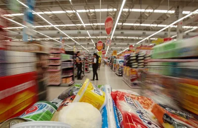 Apesar dos juros, consumo das famílias foi motor da economia no 2º tri