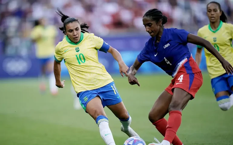 Prata no futebol e bronze no vôlei coroam 'Olímpiada das Mulheres'