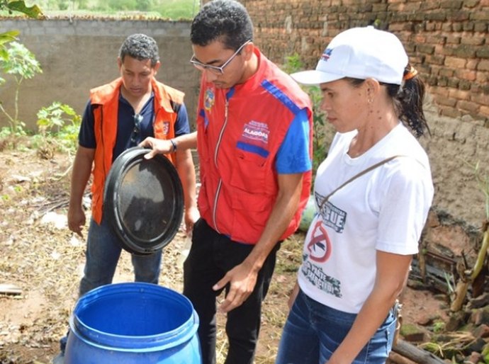 Saúde orienta estudantes da Uncisal sobre combate ao aedes aegypti