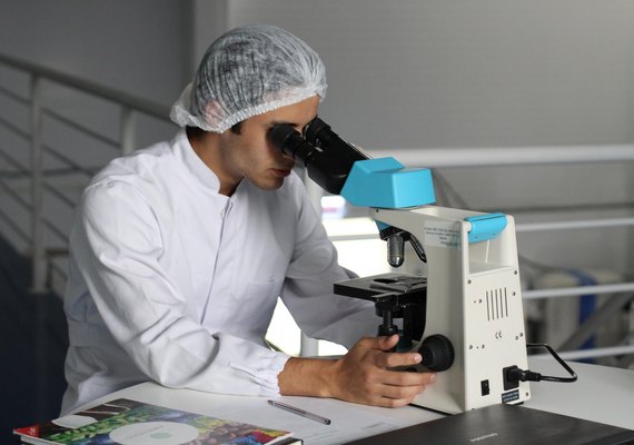 Fapeal abre editais voltados para pesquisadores universitários e estudantes do Ensino Médio