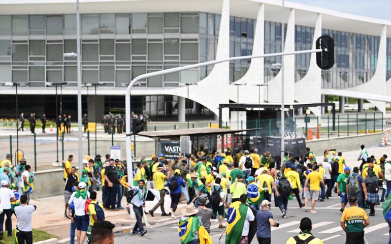 Extremistas roubaram armas do Planalto de área que cuida da segurança de Lula