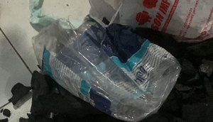 Homem e duas mulheres são presos por traficar drogas em bar de Lagarto / Foto: Foto: SSP/SE