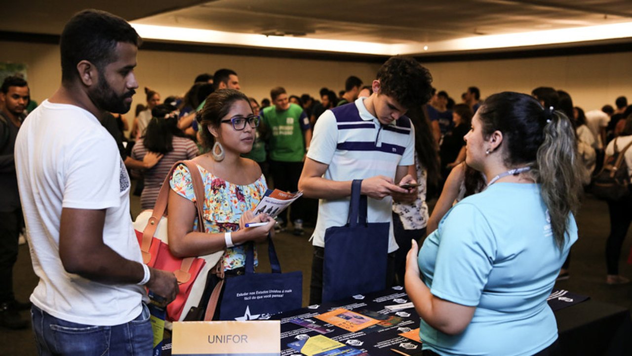 Quer estudar nos EUA? Feira em Copacabana reúne informações sobre intercâmbio e bolsas para cursos