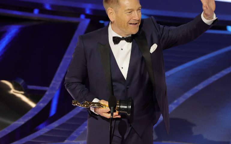 Kenneth Branagh ganha o Oscar de roteiro original por seu &#8216;Belfast&#8217;