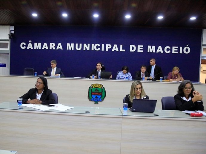 Violência e dignidade humana do idoso e proteção e defesa do consumidor serão debatidos na Câmara