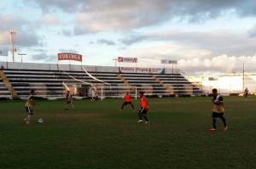 Elenco alvinegro vence o jogo-treino contra o sub-20