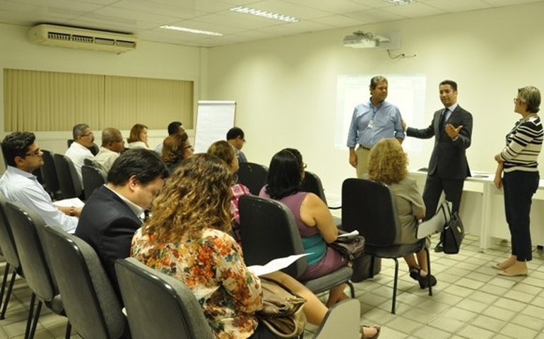 Fórum da Sefaz avança e anuncia estudos para elevação do teto do Simples em Alagoas