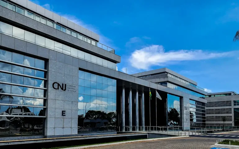CNJ afasta juíza de MG por postagens contra Lula: 'Lição não aprendida pelo nove dedos'
